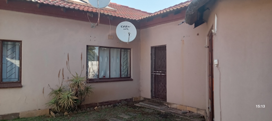 3 Bedroom Property for Sale in Geelhoutpark North West